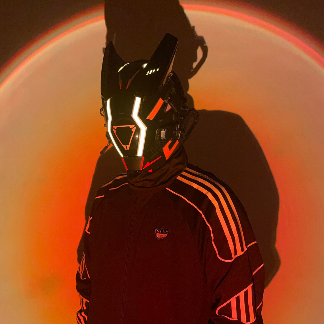 FuturFam-cyberpunk-future-techwear-mask-with-light-cosplay-costume-props-for-halloween-parties