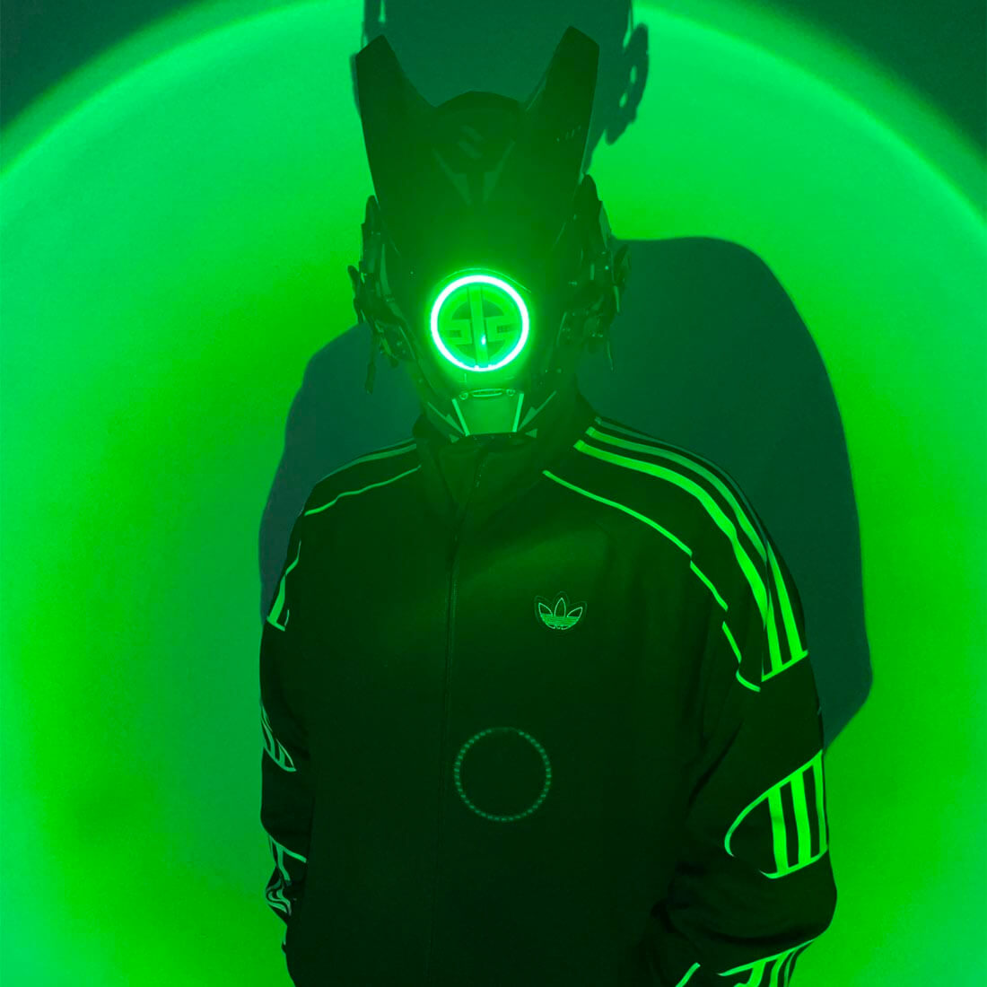 FuturFam-cyberpunk-mask-with-green-round-light-masquerade-costume-for-men