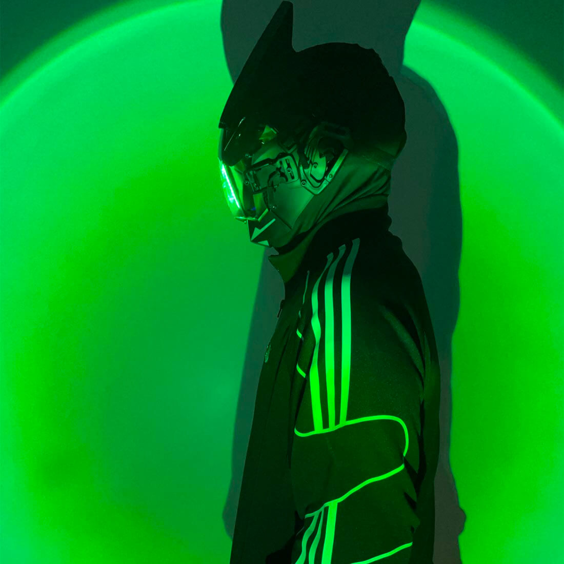 FuturFam-cyberpunk-mask-with-green-round-light-masquerade-costume-for-men