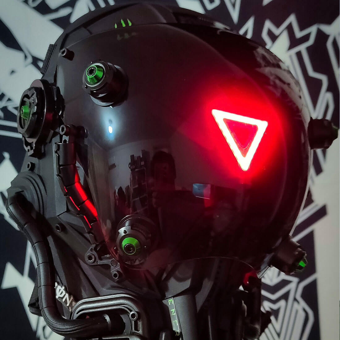 FuturFam-cyberpunk-mask-with-triangle-led-lights-masquerade-gifts-for-men