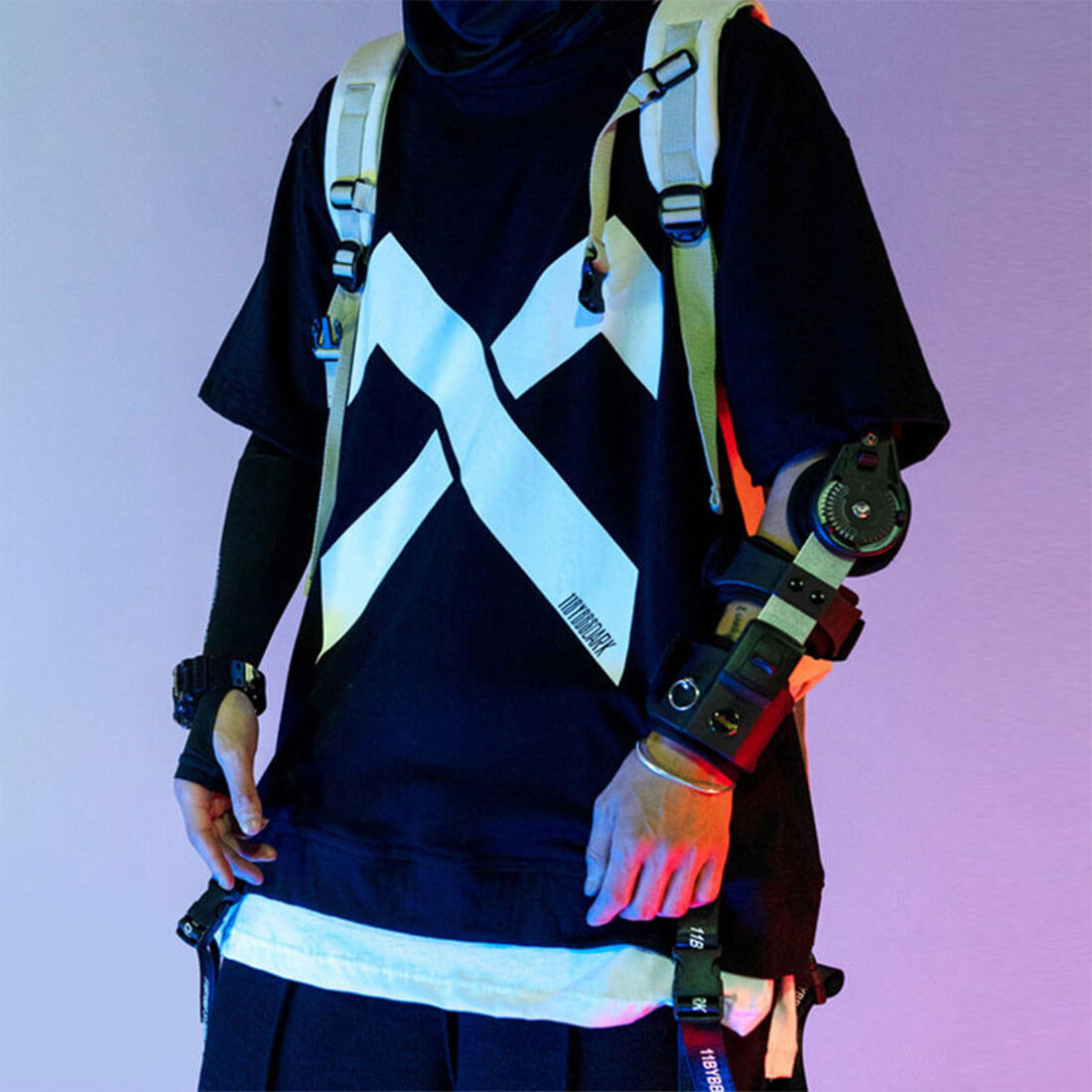 FuturFam-cyberpunk-round-blue-light-mask-with-gloves-and-wrist-armor-for-carnival-parties