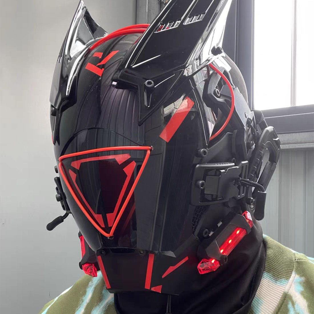 FuturFam-cyberpunk-tactical-mask-with-lights-horns-cosplay-costume-props-for-men