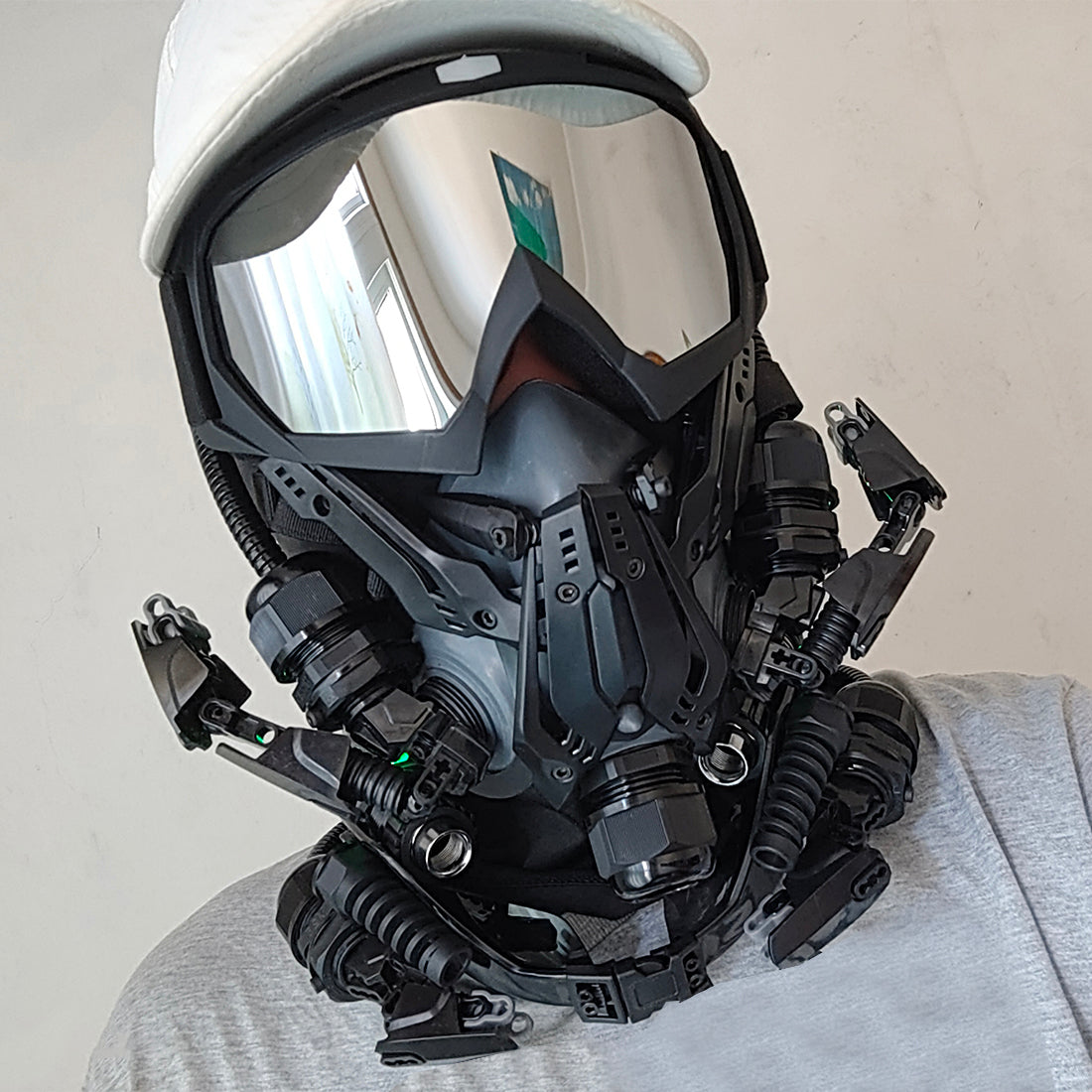 FuturFam-cyberpunk-tech-gas-mask-masquerade-props-for-men