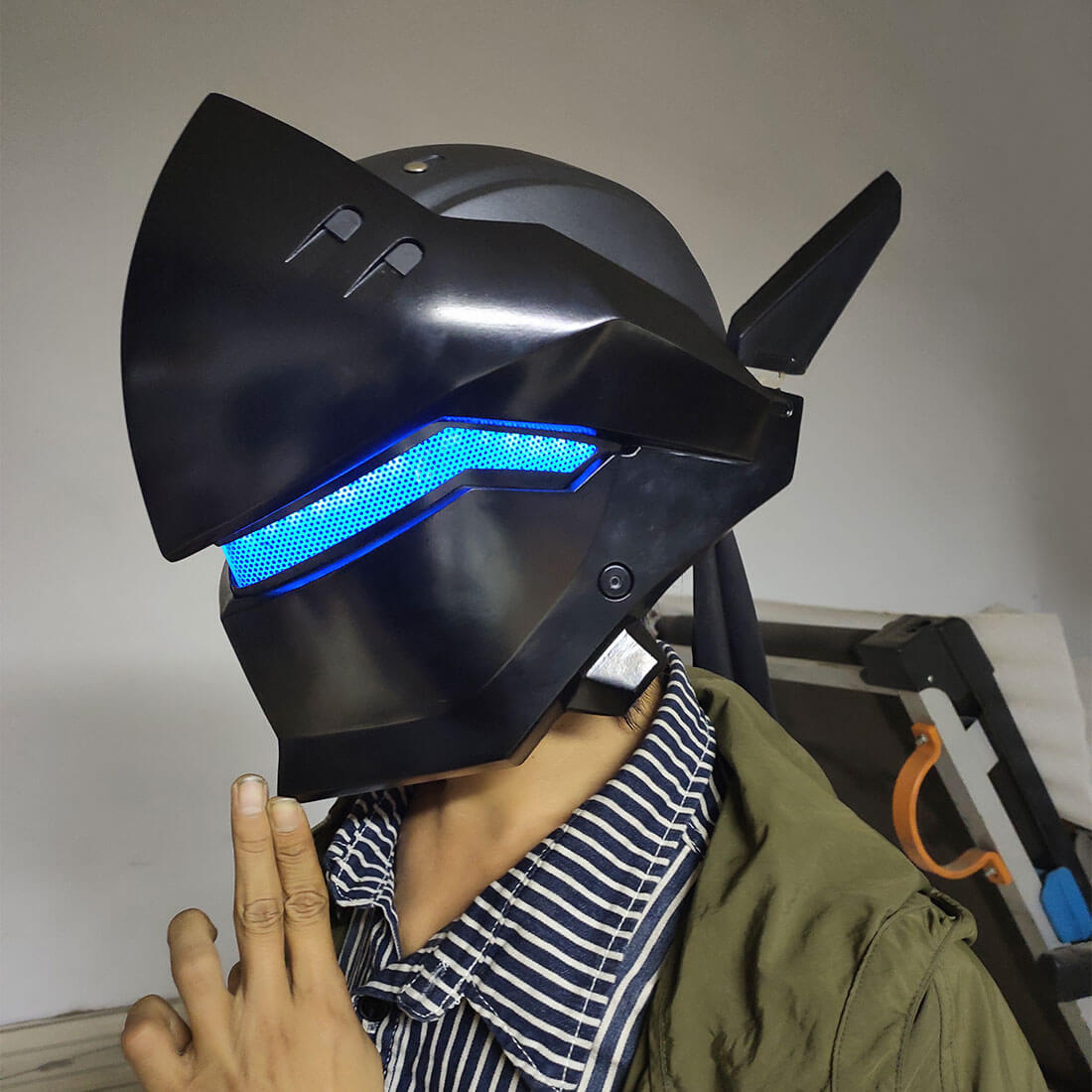 FuturFam-future-mecha-cyberpunk-black-helmet-halloween-cosplay-toys-for-men