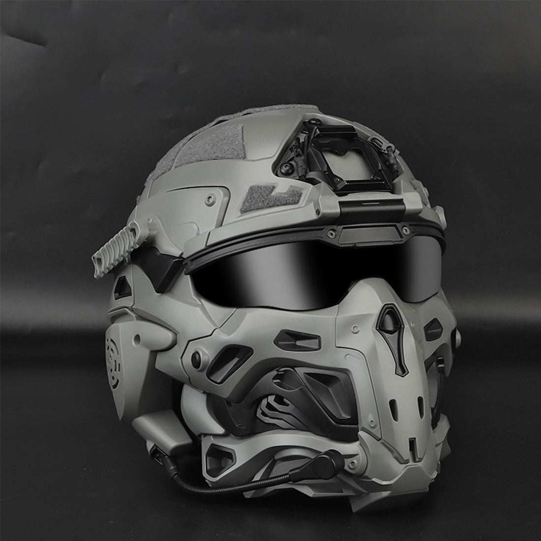 FuturFam-tactical-cyberpunk-helmet-cosplay-prop-for-men-with-built-in-hd-earphones-anti-fog-fan-and-replaceable-lens (1)